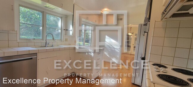 Foto del edificio - 3 br, 2 bath House - 386 Yerba Buena Ave