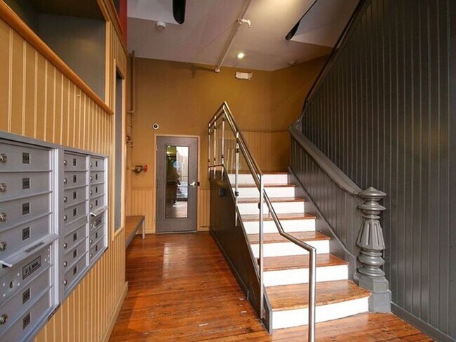 Foto del edificio - 125 W Saratoga St