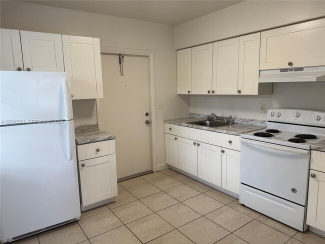 Foto del edificio - 2910 NW 92nd St