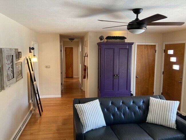 Foto del edificio - Updated 3-Bedroom Home in Dalton with Garage & Fenced Backyard – $2,800