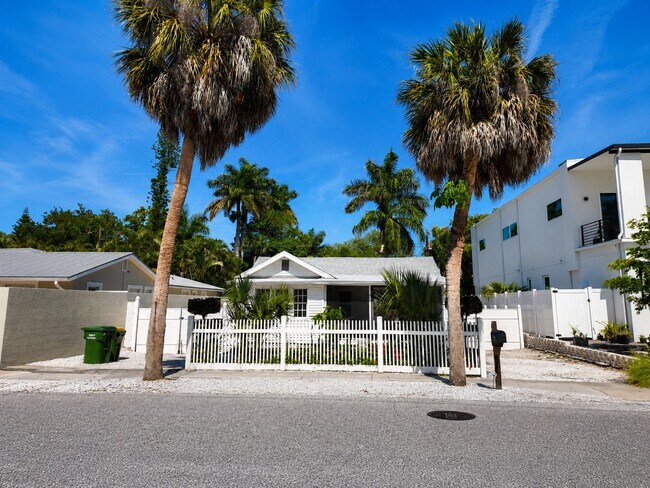 Foto del edificio - 3524 Bay Shore Rd