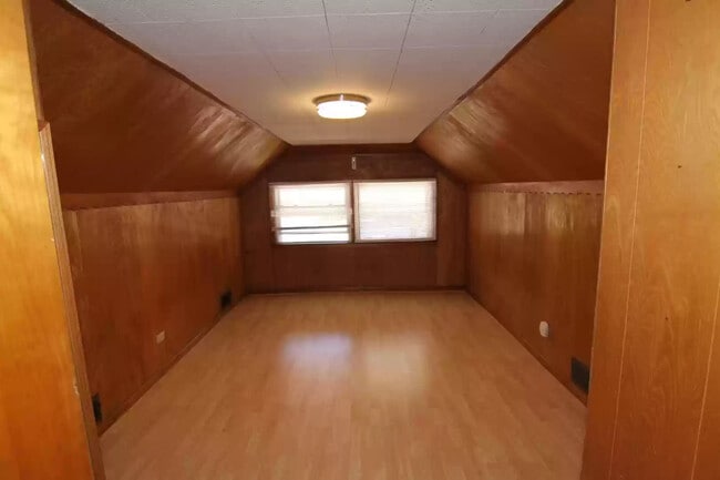 Building Photo - 5642 W Newport Ave