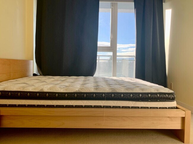 Photo du bâtiment - 7373 Westminster Hwy