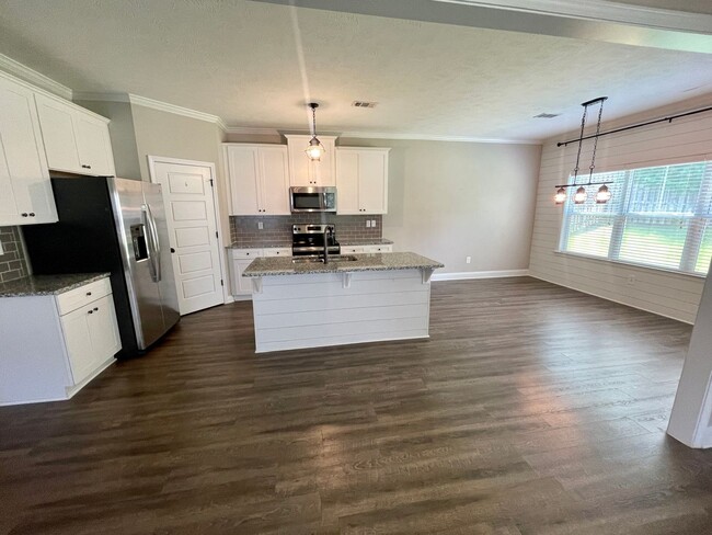 Foto del edificio - Whispering Pines 4 Bedroom 3.5 Bathroom Re...