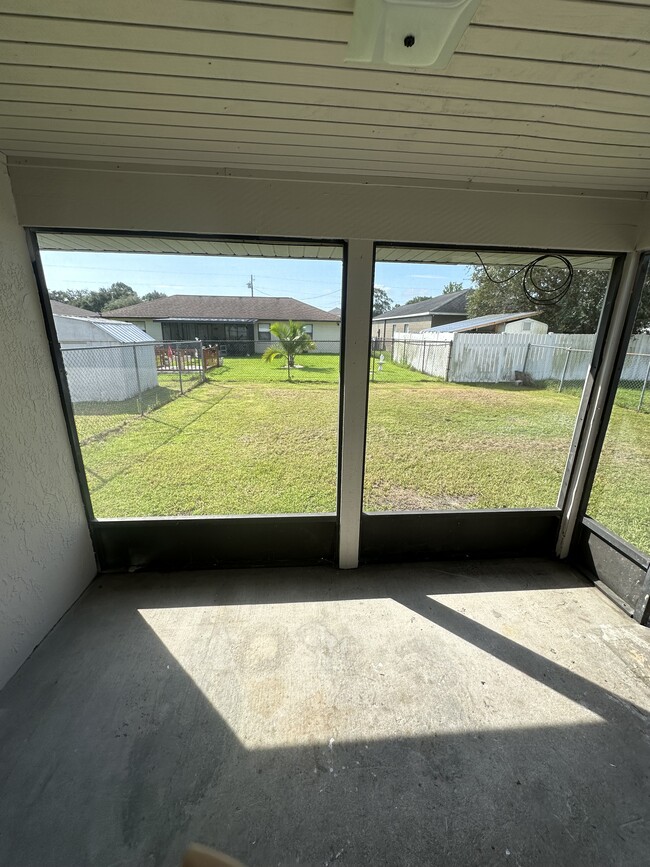 Building Photo - 369 Cocoa Ct