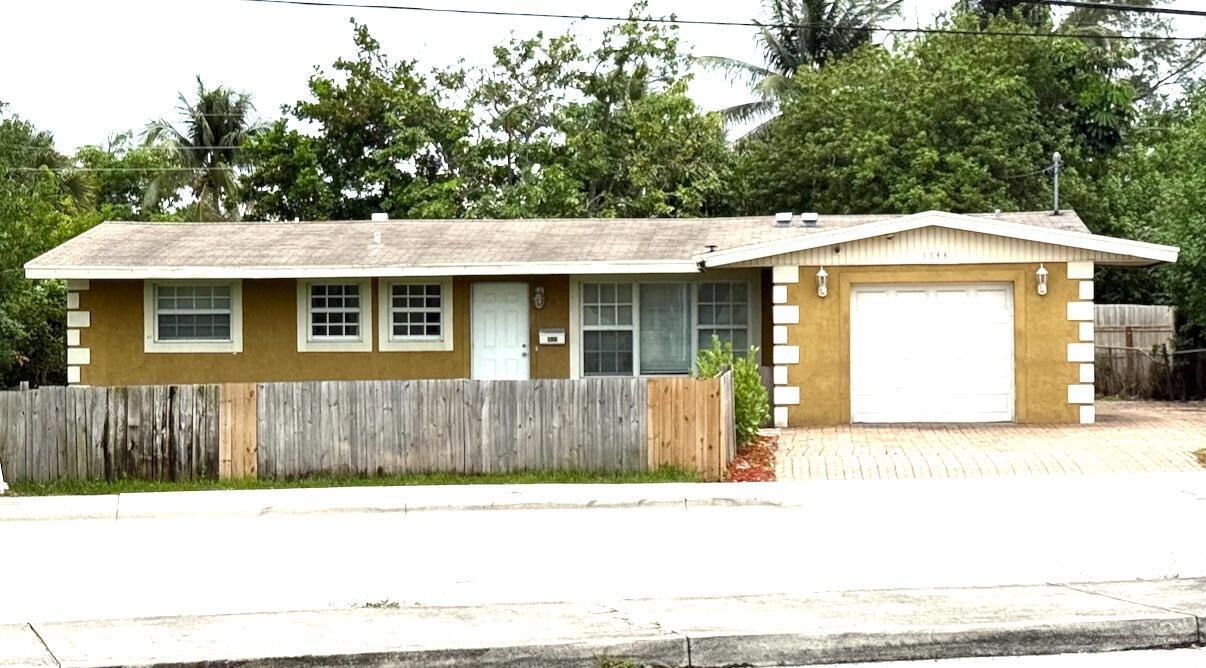 Foto principal - 1644 45th St