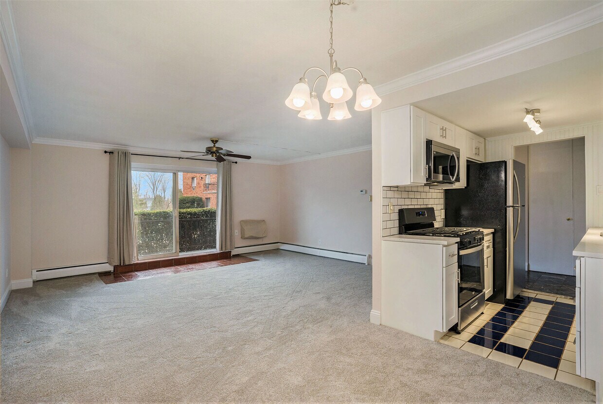 120 N Bethlehem Pike Unit 103B, Fort Washington, PA 19034 Condo for