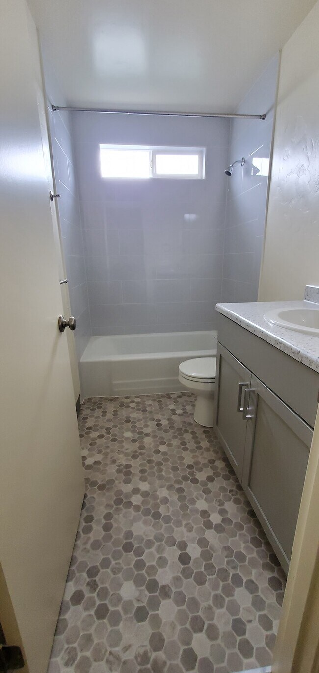 Foto del edificio - 2214 Fairfield Street, Unit 4