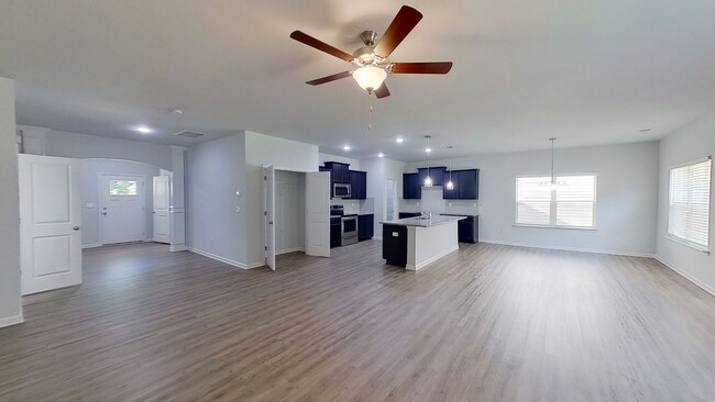 Building Photo - Charlotte Area -  3BD/2.5BA Beautiful Sing...