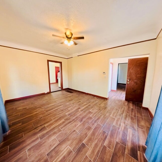 Foto del edificio - Cozy 2 bedroom 1 bath washer and dryer inc...