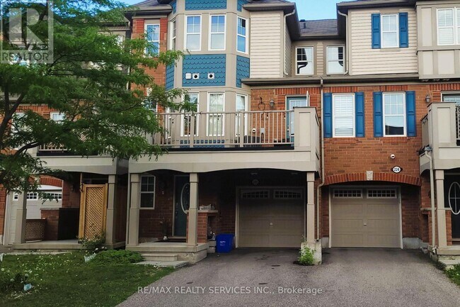 Building Photo - 222 Mortimer Cres