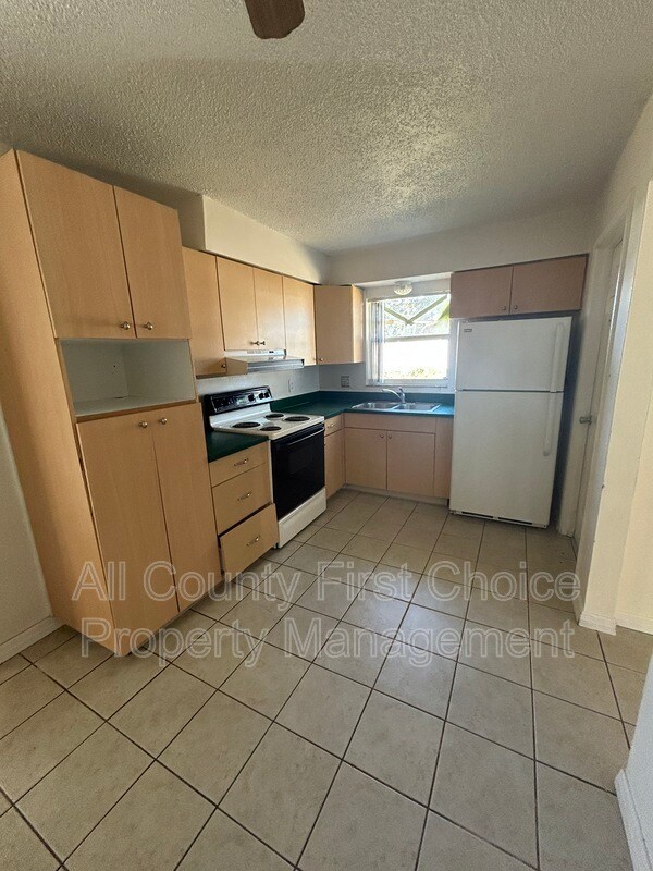 Foto del edificio - 928 Lake Palms Dr