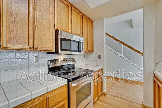 Building Photo - 409 Hillwood Ct