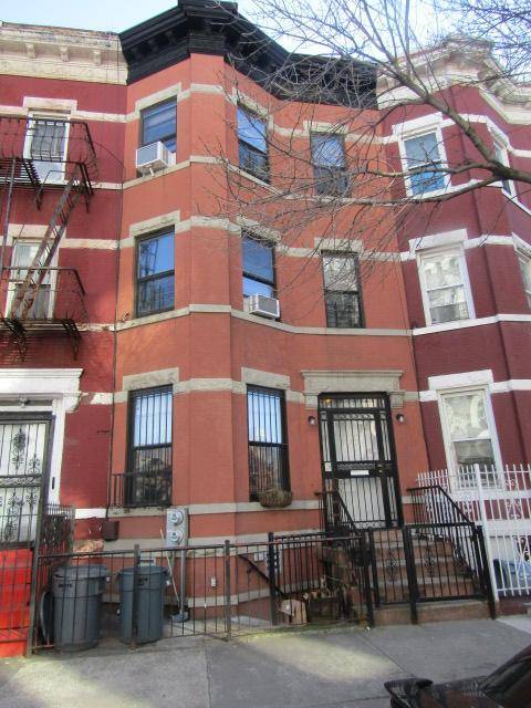 Primary Photo - 544 Van Buren St