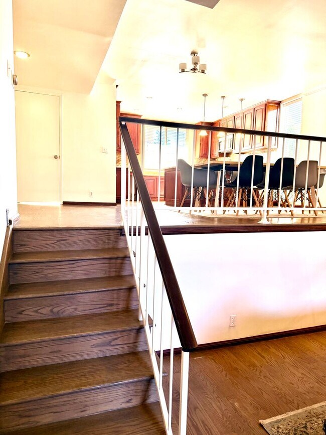 Foto del edificio - Townhome for Lease in Desirable Encino!