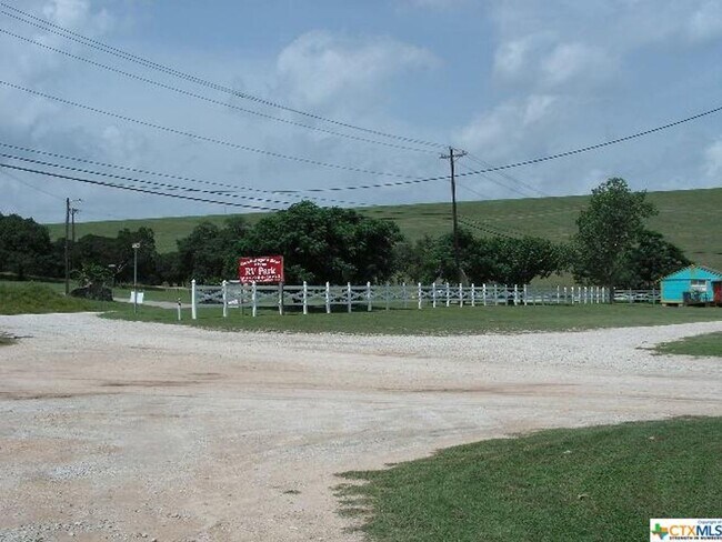 Building Photo - NEW ON MARKET