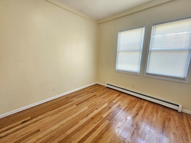 Building Photo - 304 Avenue C