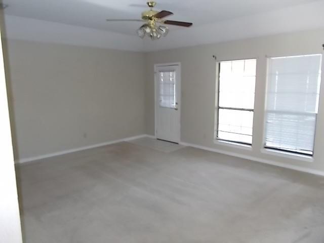 Foto del edificio - 3950 Trinity Ln