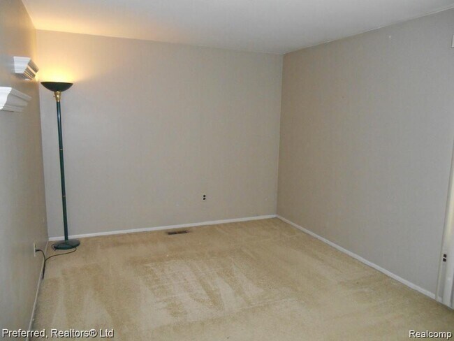 Foto del edificio - 22812 Talford St