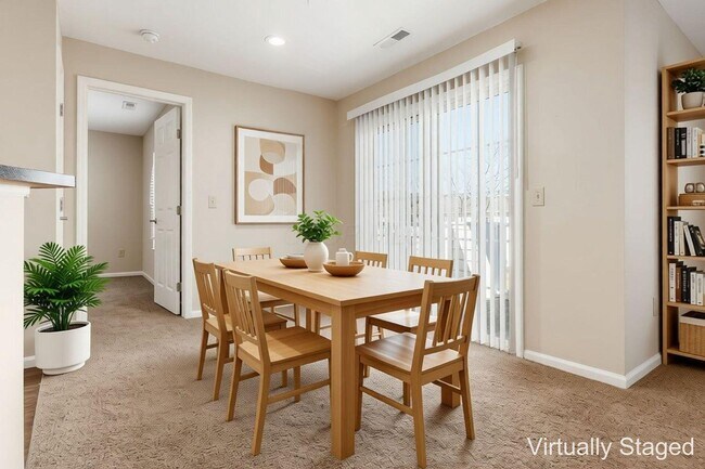 Foto del edificio - 5066 Stratford Pine Ln