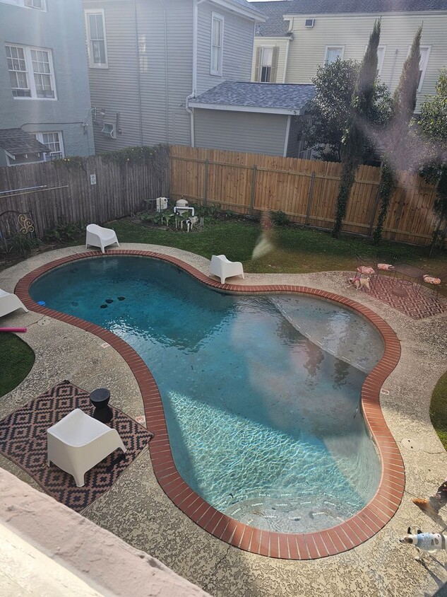 Uptown 1 Bedroom, 1 Bath, Swimming Pool, 1 block from St. Charles - Uptown 1 Bedroom, 1 Bath, Swimming Pool, 1 block from St. Charles