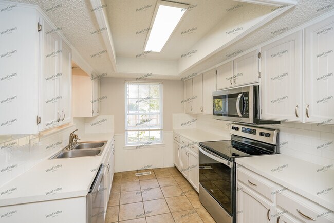 Foto del edificio - 2613 W Houston Pl