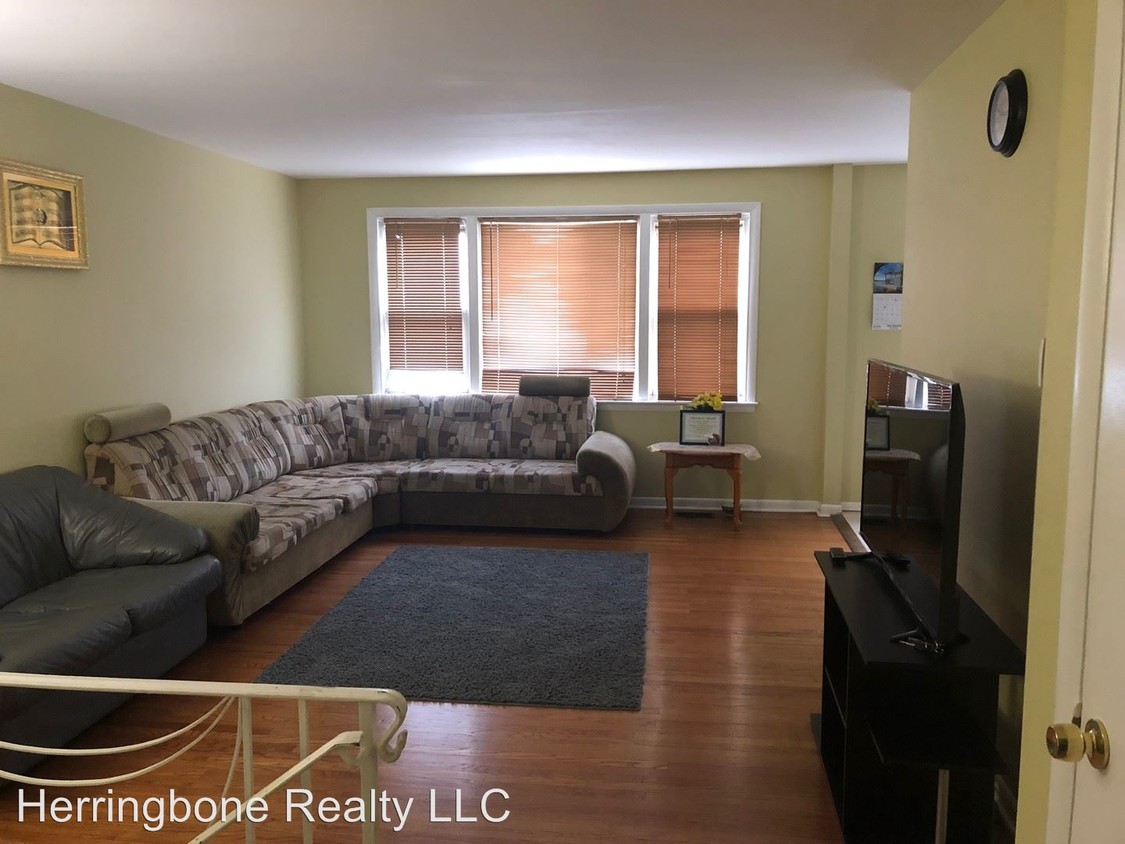 Primary Photo - 10782 Jeanes St