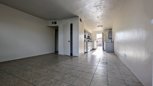 Building Photo - 43145 Kenya Dr