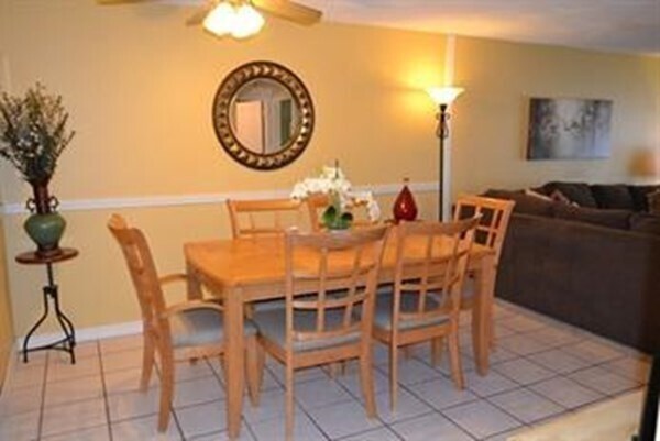 Building Photo - 16 Kenmar Dr
