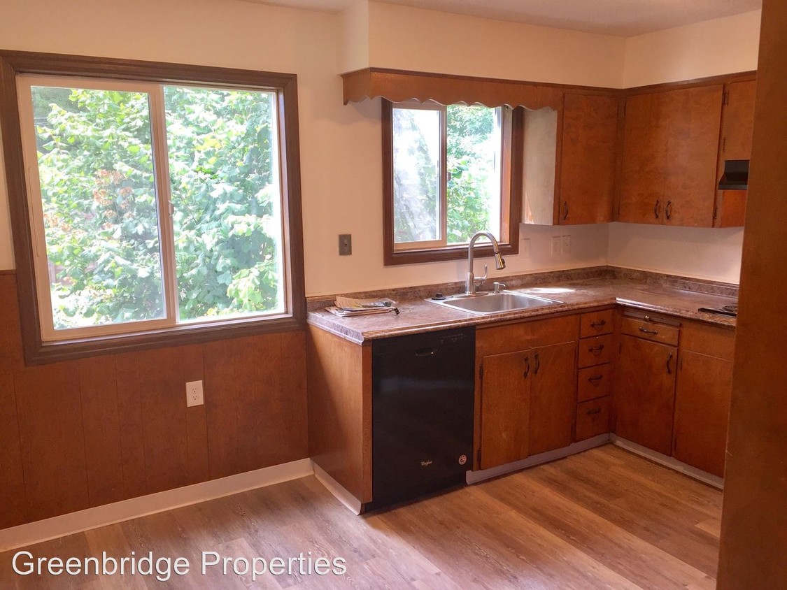 Primary Photo - 3201 SW Marigold St