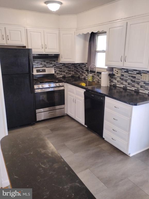 Building Photo - 4510 Strahle St