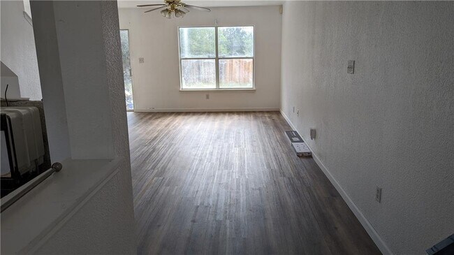 Building Photo - 1809 True Cove