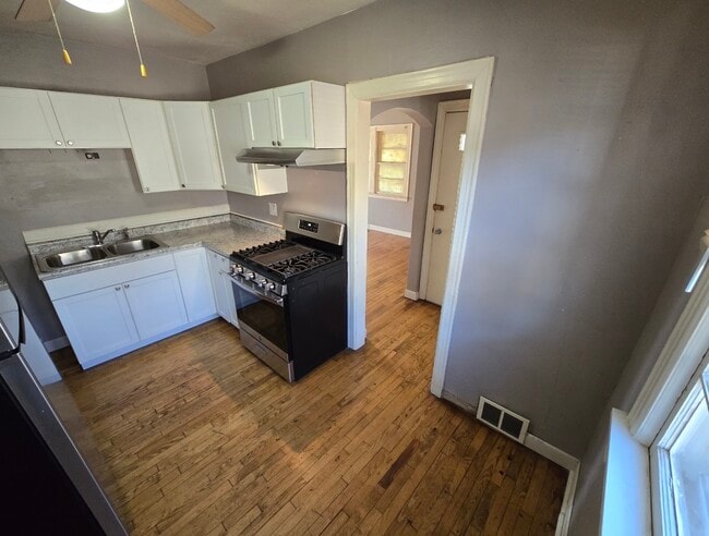 Building Photo - 1821 40th St