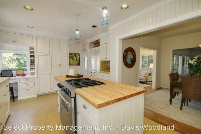 Building Photo - 3 br, 2 bath House - 43120 Montgomery Ave