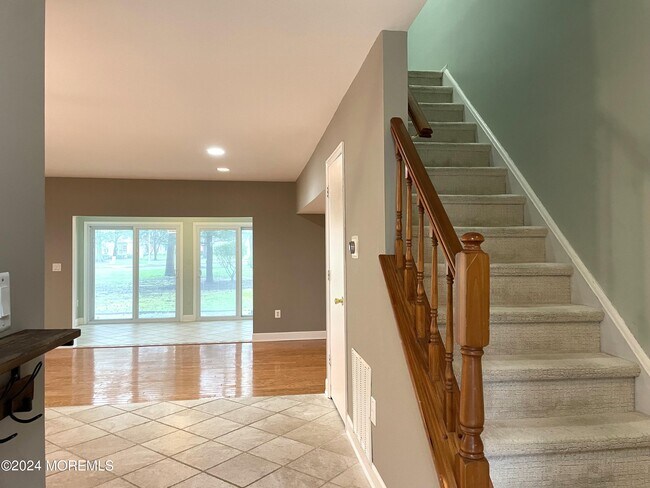 Building Photo - 20 Steeple Chase Ct