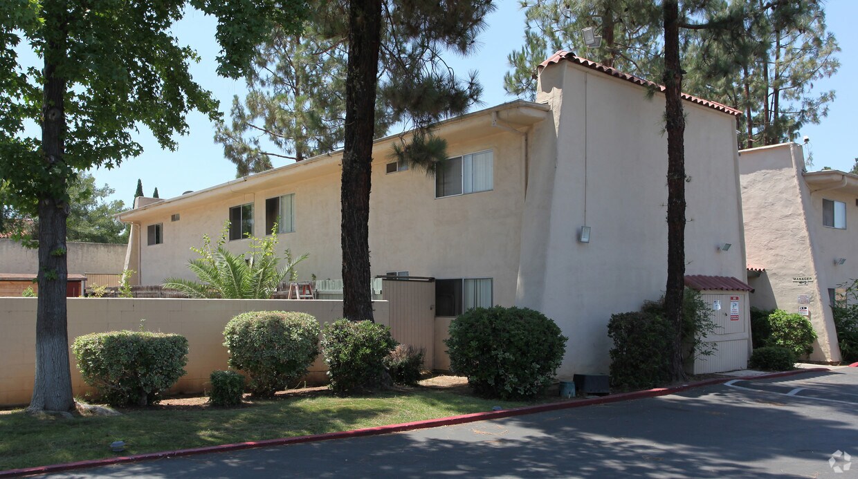 Primary Photo - Mollison Pines Apartments