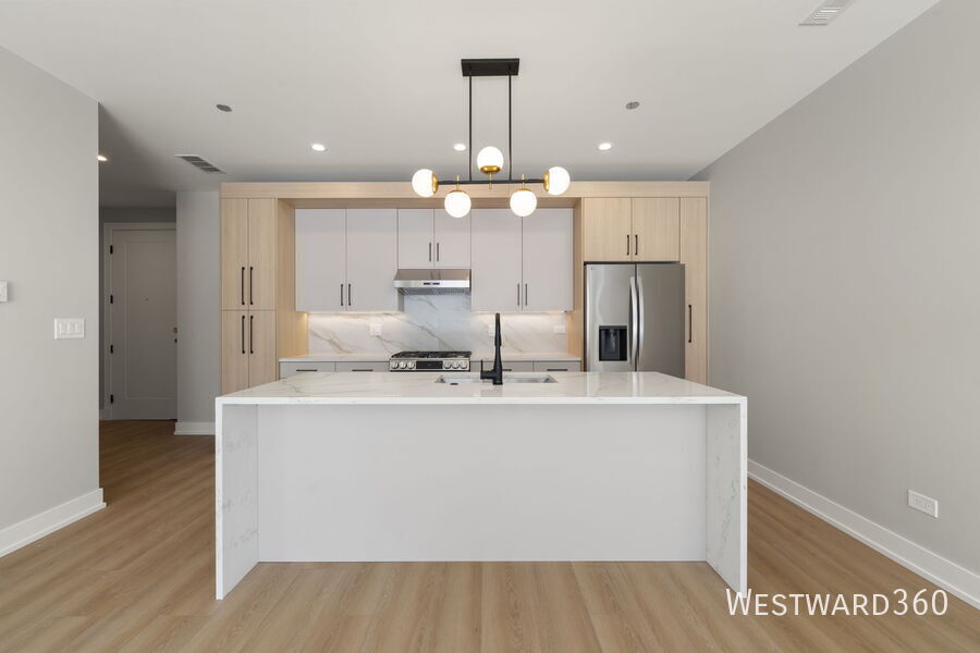 Foto principal - 2354 W Polk St
