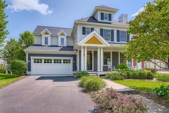 Building Photo - 14143 Jardin Ave N
