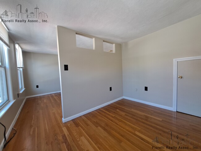 Building Photo - 18 Parmenter St Building Photo - 18 Parmenter St