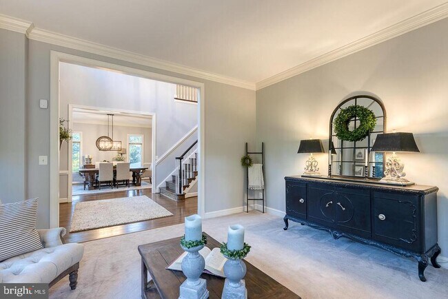 Foto del edificio - 3242 Valley Ln