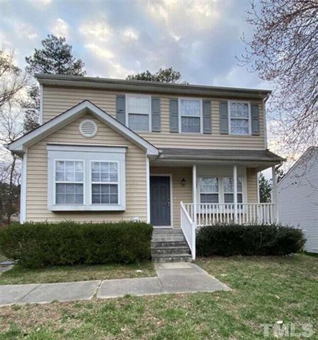 Building Photo - 107 Gladstone Dr