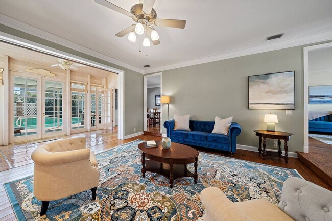 Building Photo - 13655 Jonquil Pl