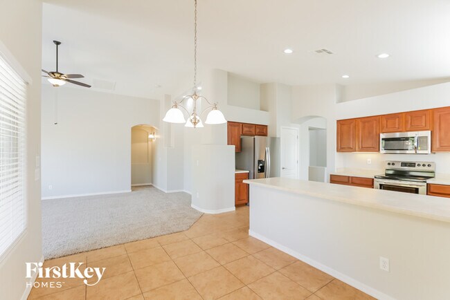 Building Photo - 6120 S 53rd Dr