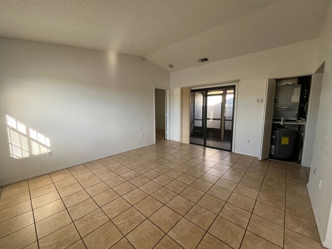 Foto del edificio - Available Now 2/2 in Port Charlotte