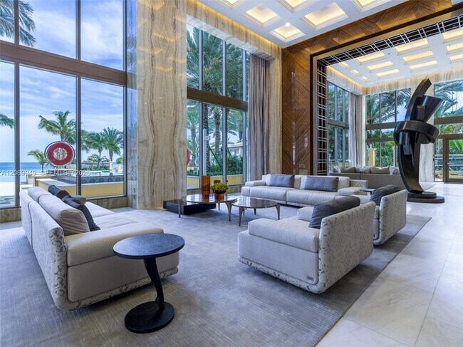 Foto del edificio - 17749 Collins Ave