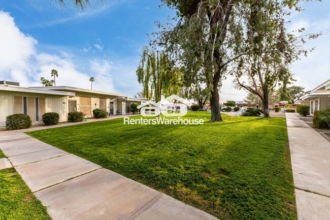 Building Photo - 13211 N Cedar Dr