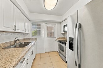 Building Photo - 2431 SW 82nd Ave