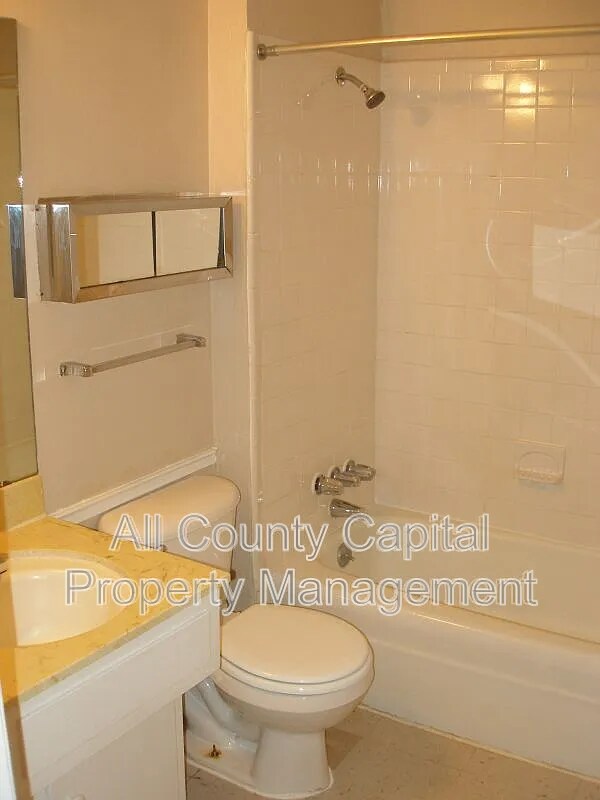 Foto del edificio - 6508 South First Street #101,