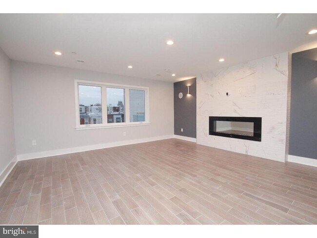 Foto del edificio - 2564 Frankford Ave