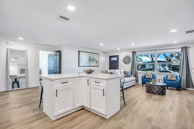 Building Photo - 225 Bel Aire Dr